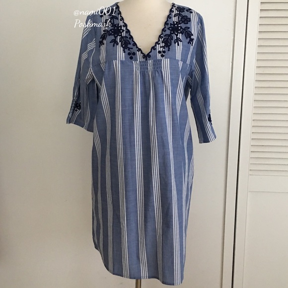 Adorable Vertical Stripe Shift Dress with Pockets - Picture 2 of 6